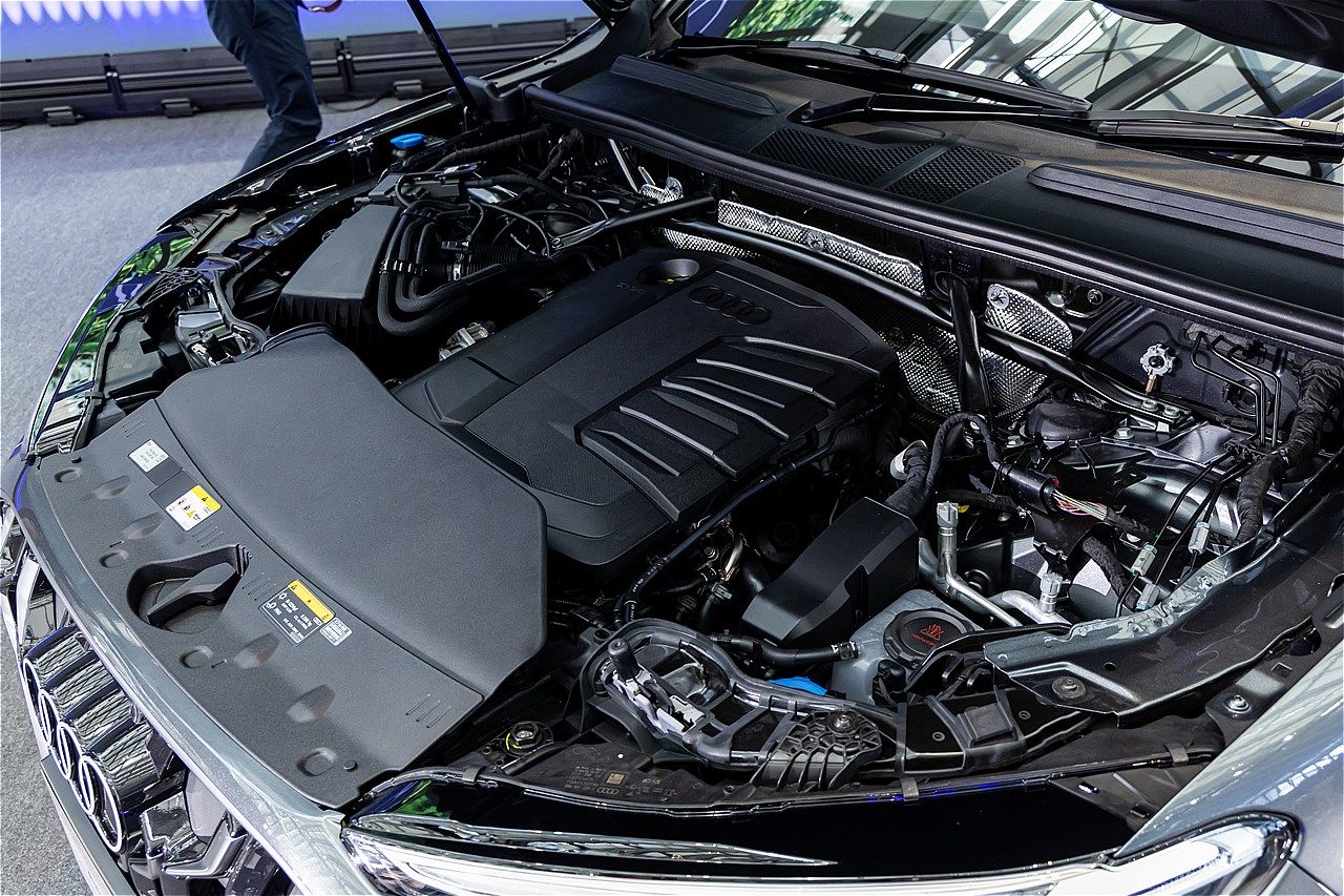 アウディの新型「Q5/Q5スポーツバック」（写真：三木 宏章）