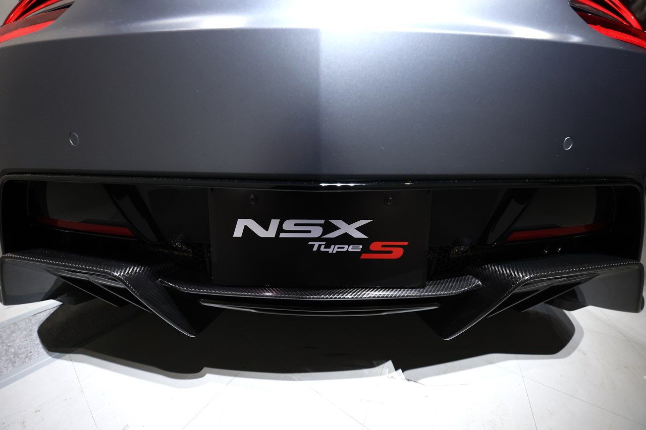 世界限定350台、日本では限定30台で販売されるホンダ「NSX タイプS」（撮影：尾形文繁）