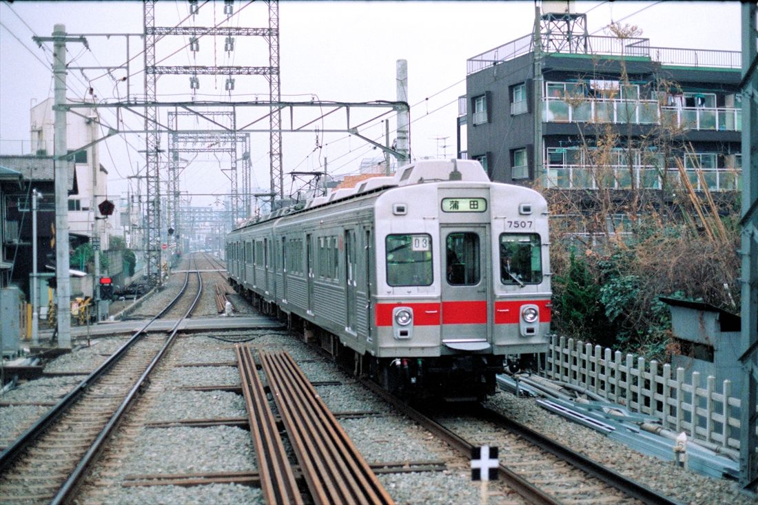 池上線の冷房化に貢献した7200系（撮影：橋爪智之）