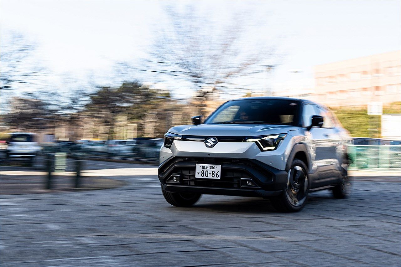スズキの新型BEV「eビターラ」（写真：三木 宏章）