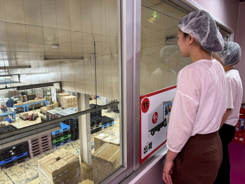 工場見学の様子（写真：石井食品提供）