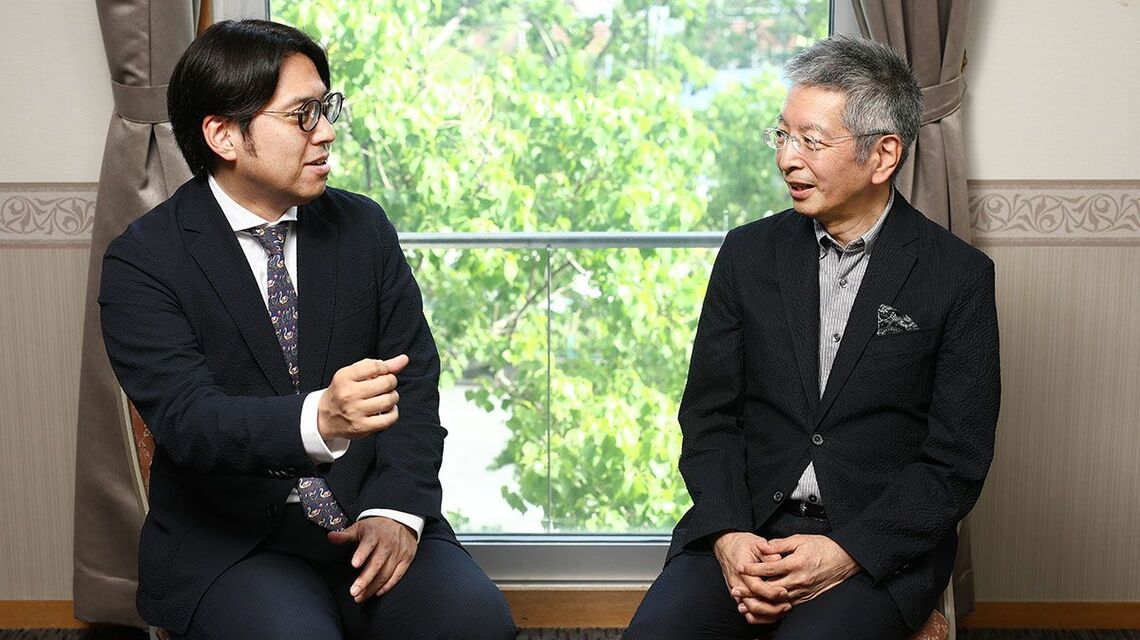 和やかに対談が進む大塚先生と大竹先生