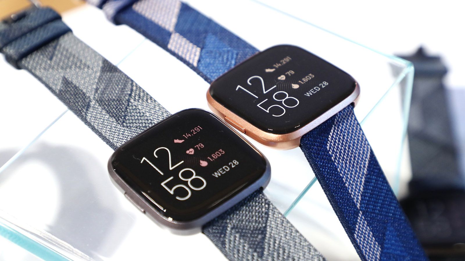 ｢Fitbit｣はアップルウォッチと何が違うのか 9月下旬に新商品投入し､知名度向上を狙う | IT･電機･半導体･部品 | 東洋経済オンライン
