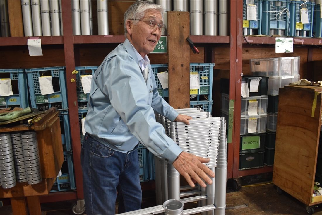 特殊梯子製作所の寺本隆代表取締役（筆者撮影）