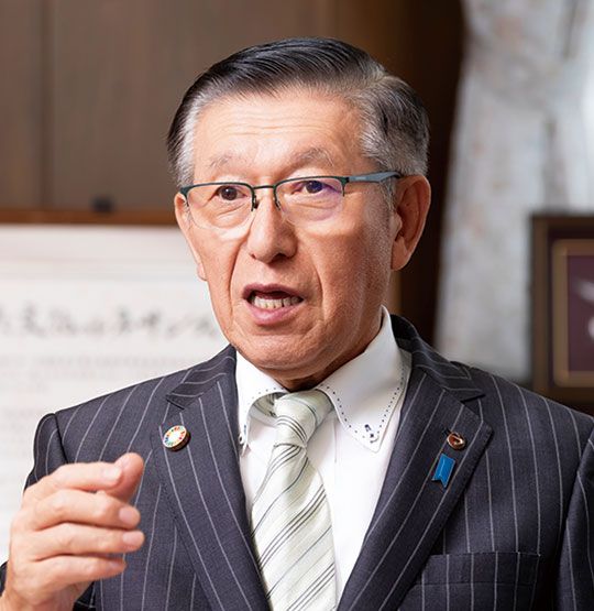 秋田県知事 佐竹 敬久 氏