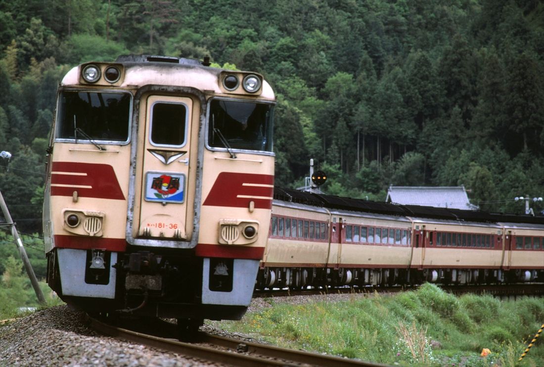 山間部を力走する「南風」（撮影：南正時）
