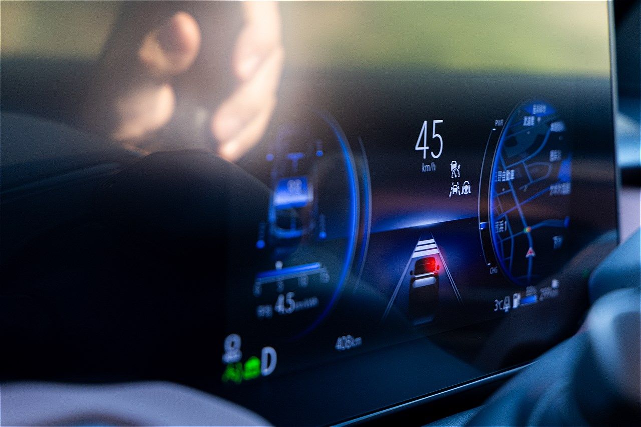 スズキの新型BEV「eビターラ」（写真：三木 宏章）