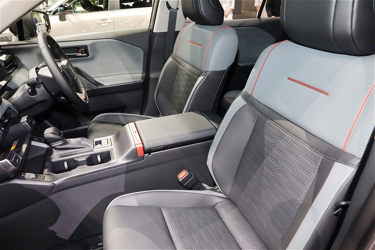 ジャパンモビリティショー2025に展示されたトヨタの新型「RAV4アドベンチャー」（筆者撮影）