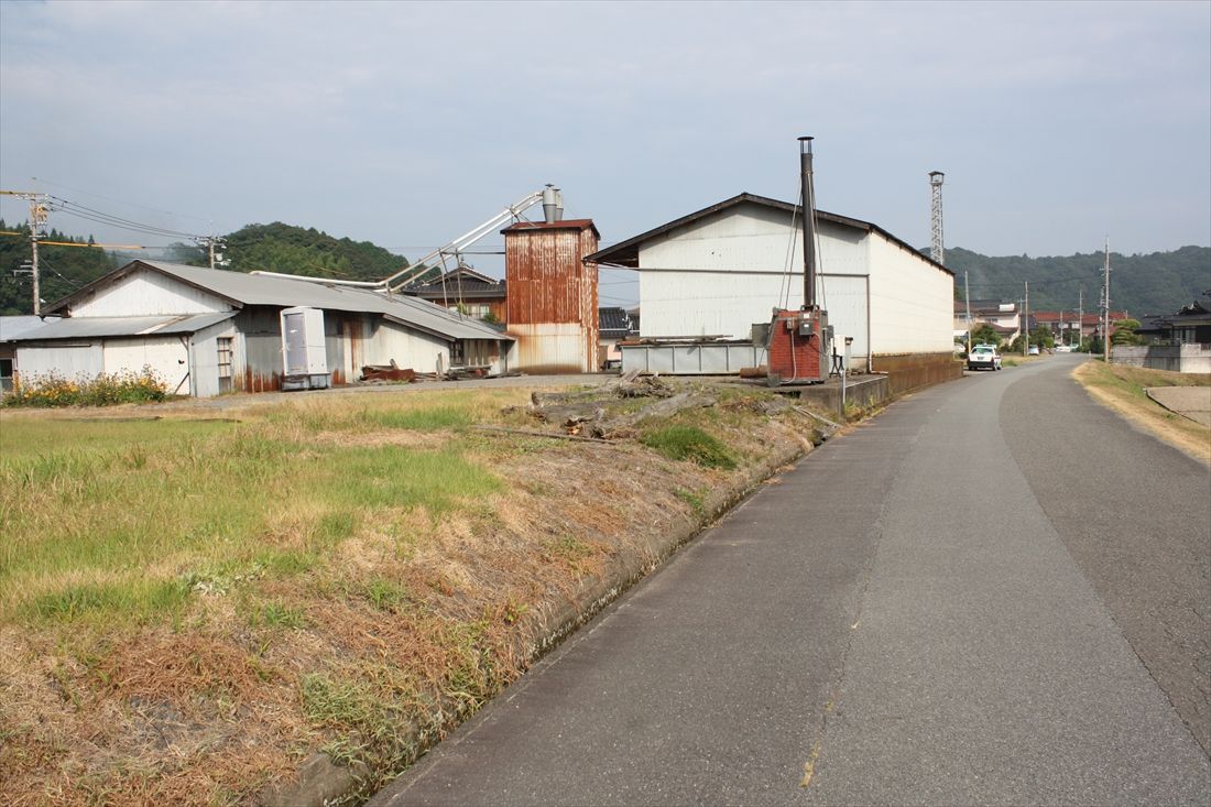 （旧線）上府駅の予定地だった場所。鉄道の痕跡らしきものは見当たらない（筆者撮影）