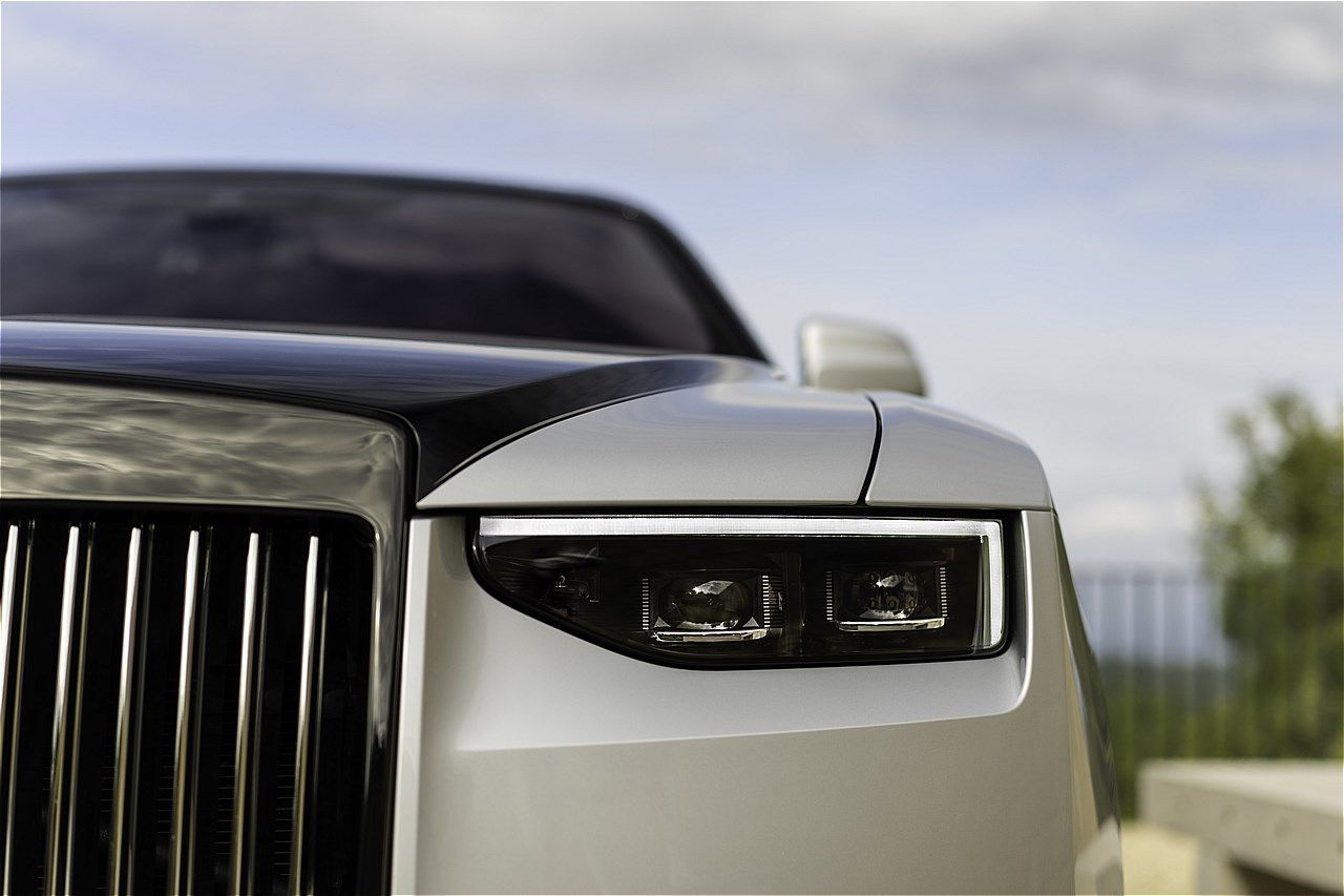 ロールス・ロイス「ブラックバッジ・ゴースト・シリーズⅡ」のAESTHETE - Jubilee Silver & Black（写真：Rolls-Royce Motor Cars）