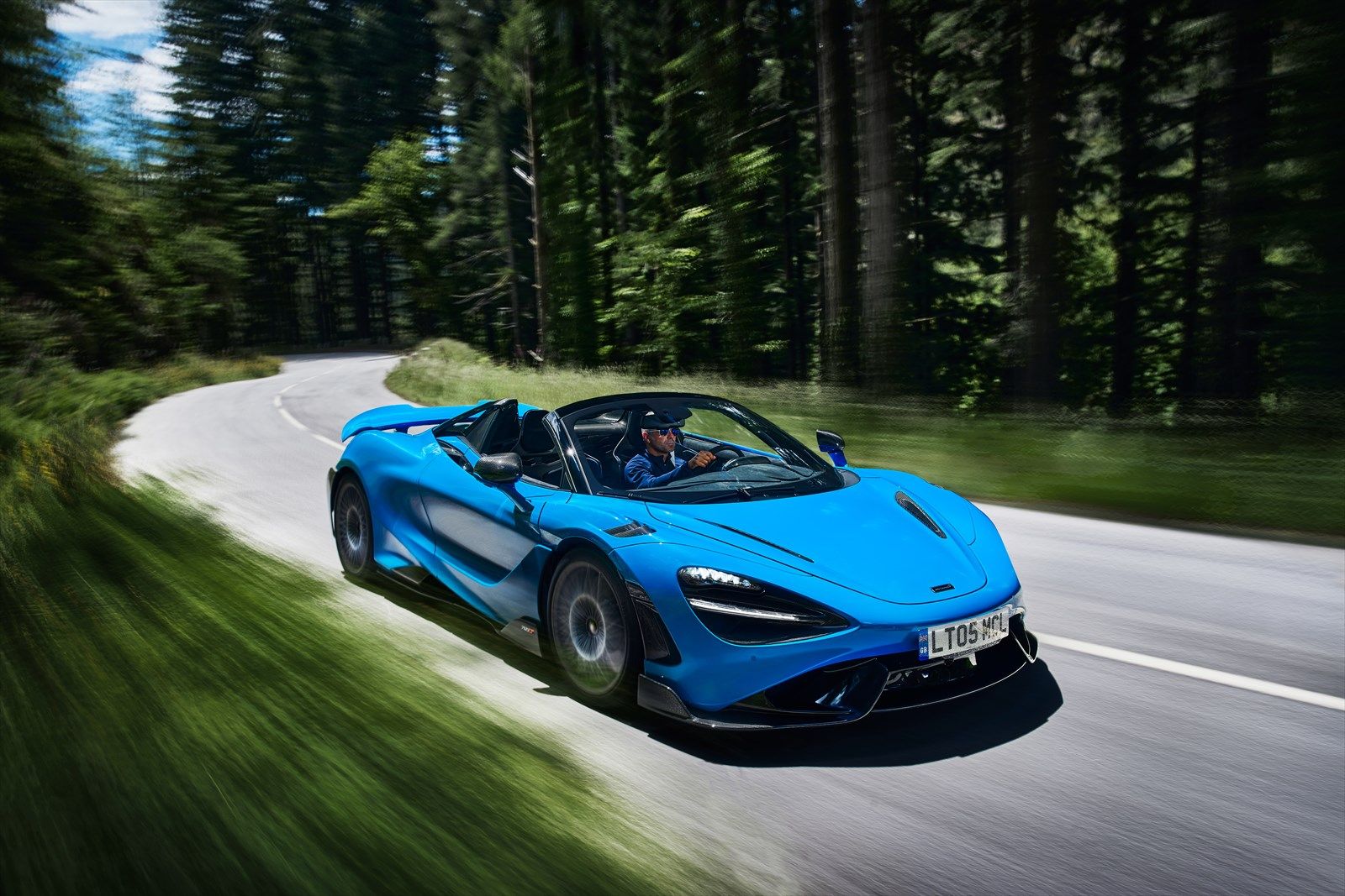 マクラーレン765LTスパイダー（写真：McLaren Automotive）