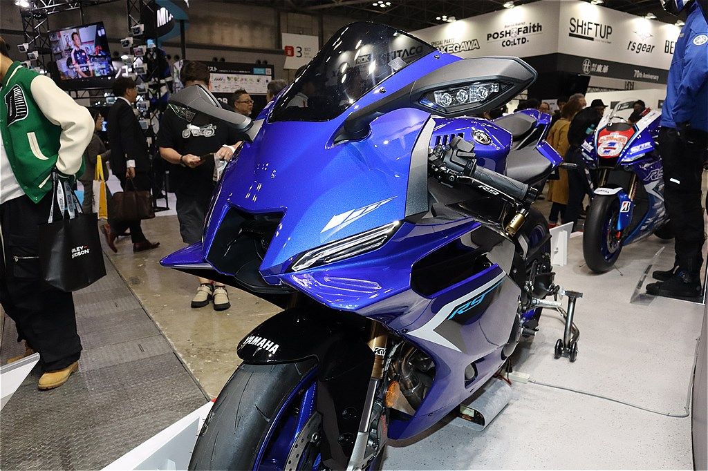 第52回 東京モーターサイクルショーに参考出品されたヤマハ「YZF-R9」（筆者撮影）
