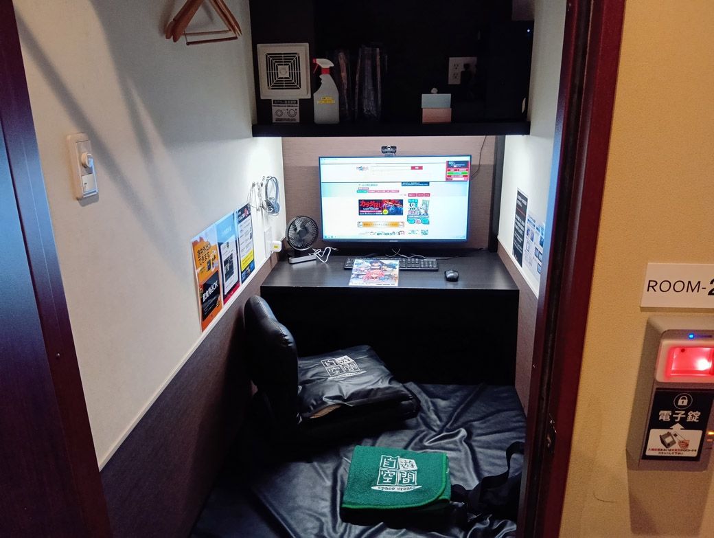 自遊空間の鍵付完全個室はこんな感じ（筆者撮影）