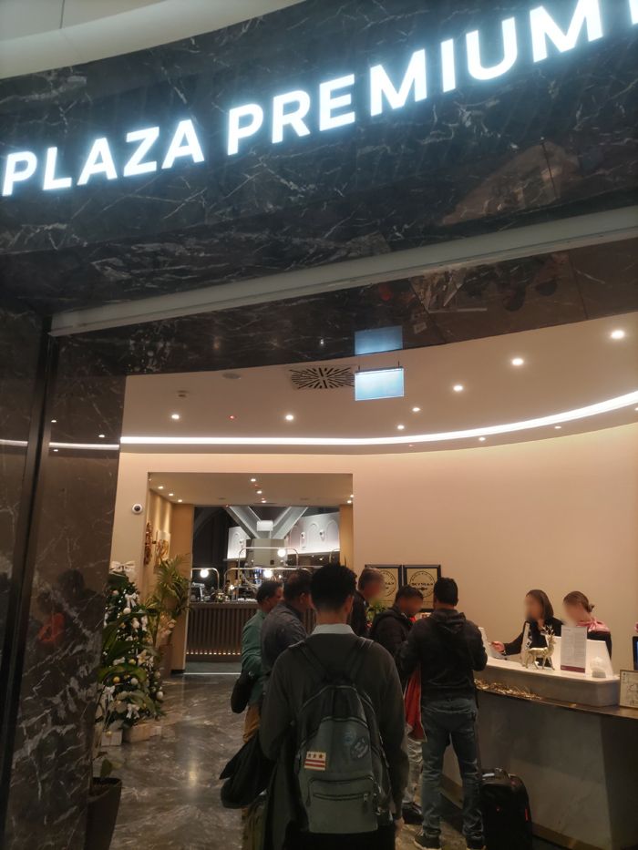 イタリア・ローマのラウンジ入口（筆者撮影）