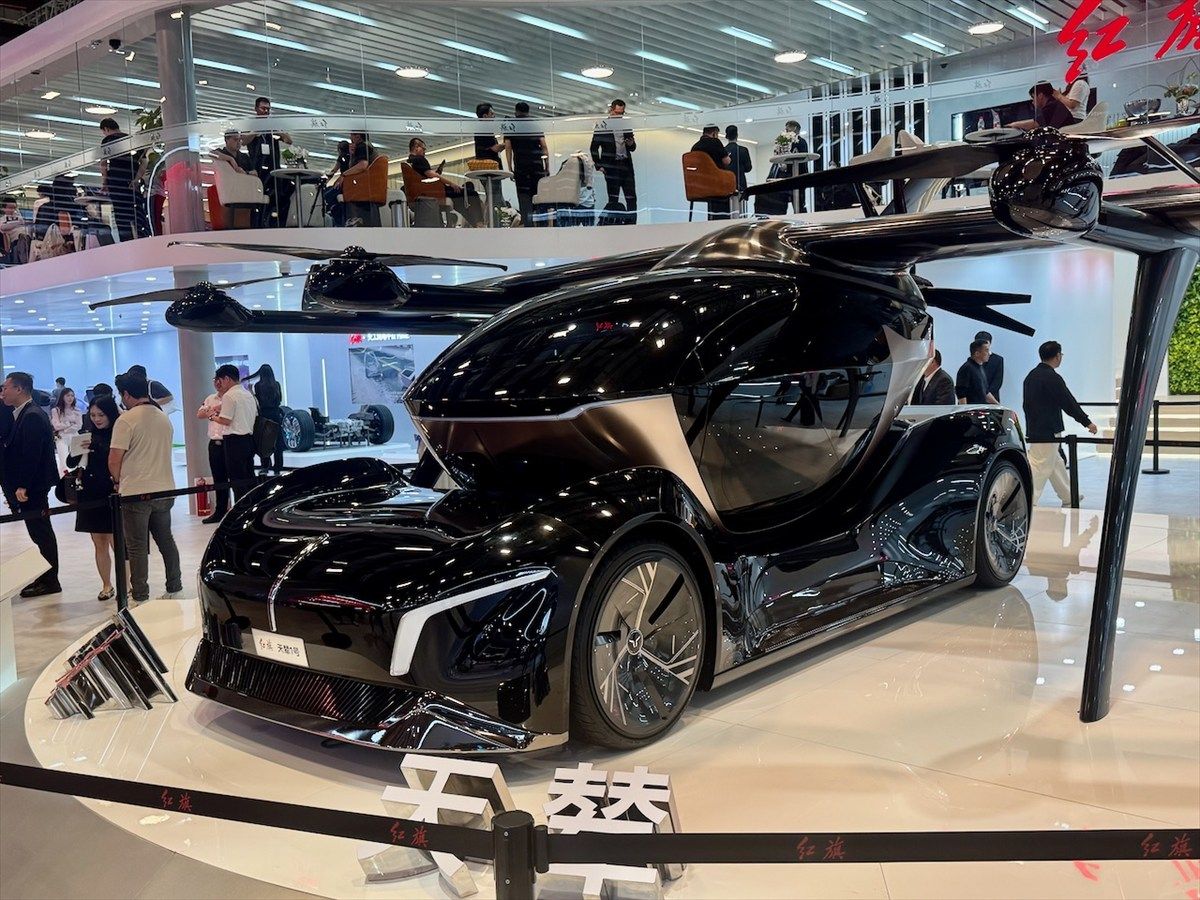 ホンチ「天眼1号」（写真：小川フミオ）