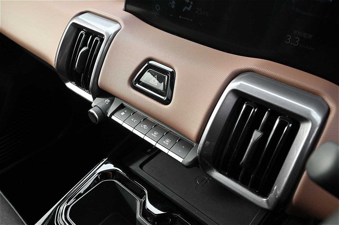スズキの新型「eビターラ プロトタイプ」（写真：スズキ）