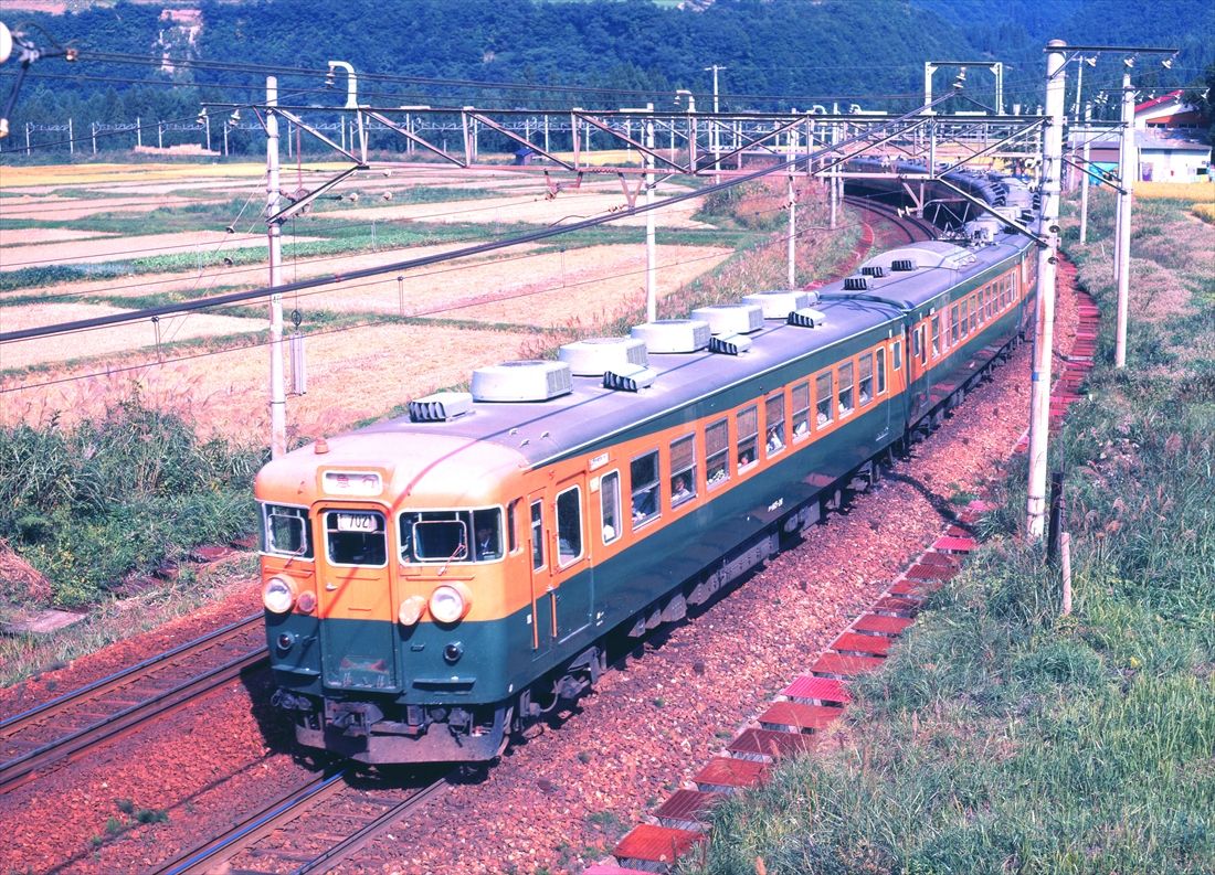 165系の急行「佐渡」（撮影：南正時）