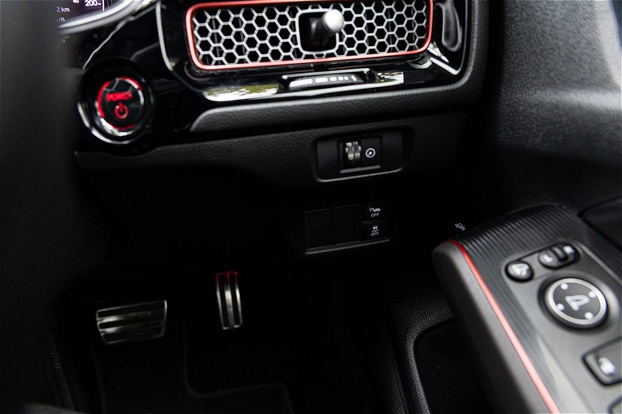 タイで試乗したホンダ「シビック e:HEV RS」（写真：筆者撮影）