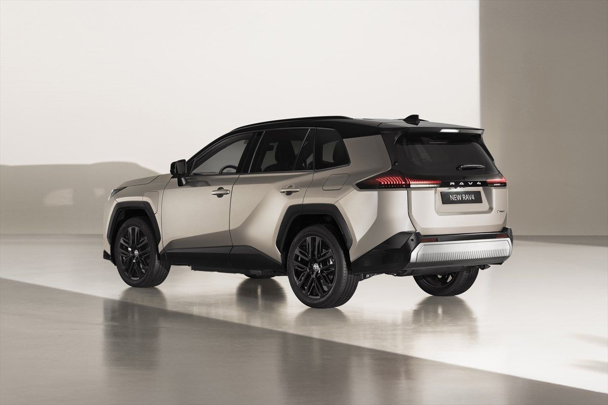 トヨタ RAV4（写真：トヨタ自動車）