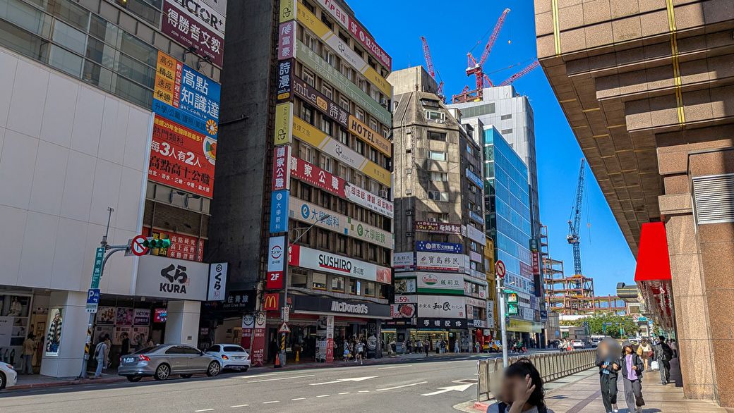 台北駅近くの繁華街に立地している（写真：筆者撮影）