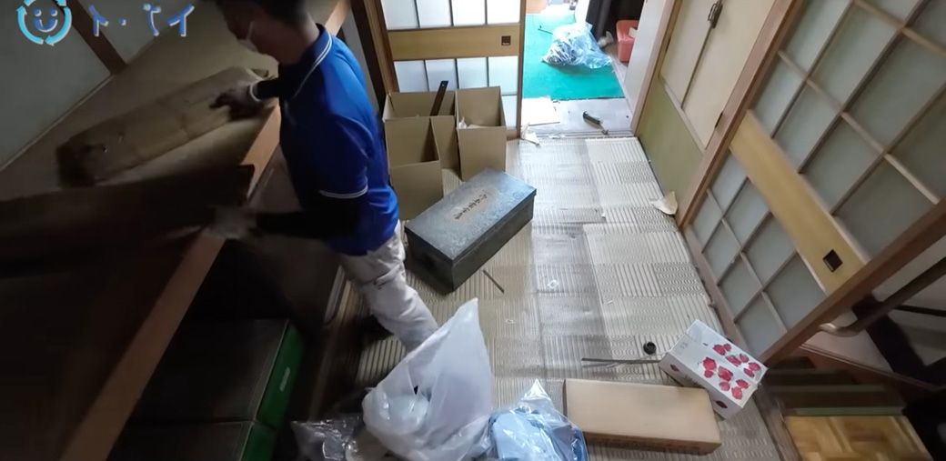 モノ屋敷
