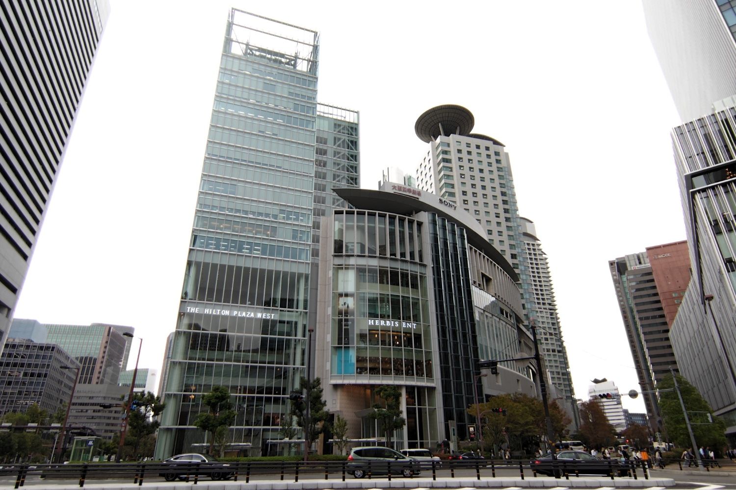 大阪四季劇場などが入る「ハービスENT（エント）」（編集部撮影）