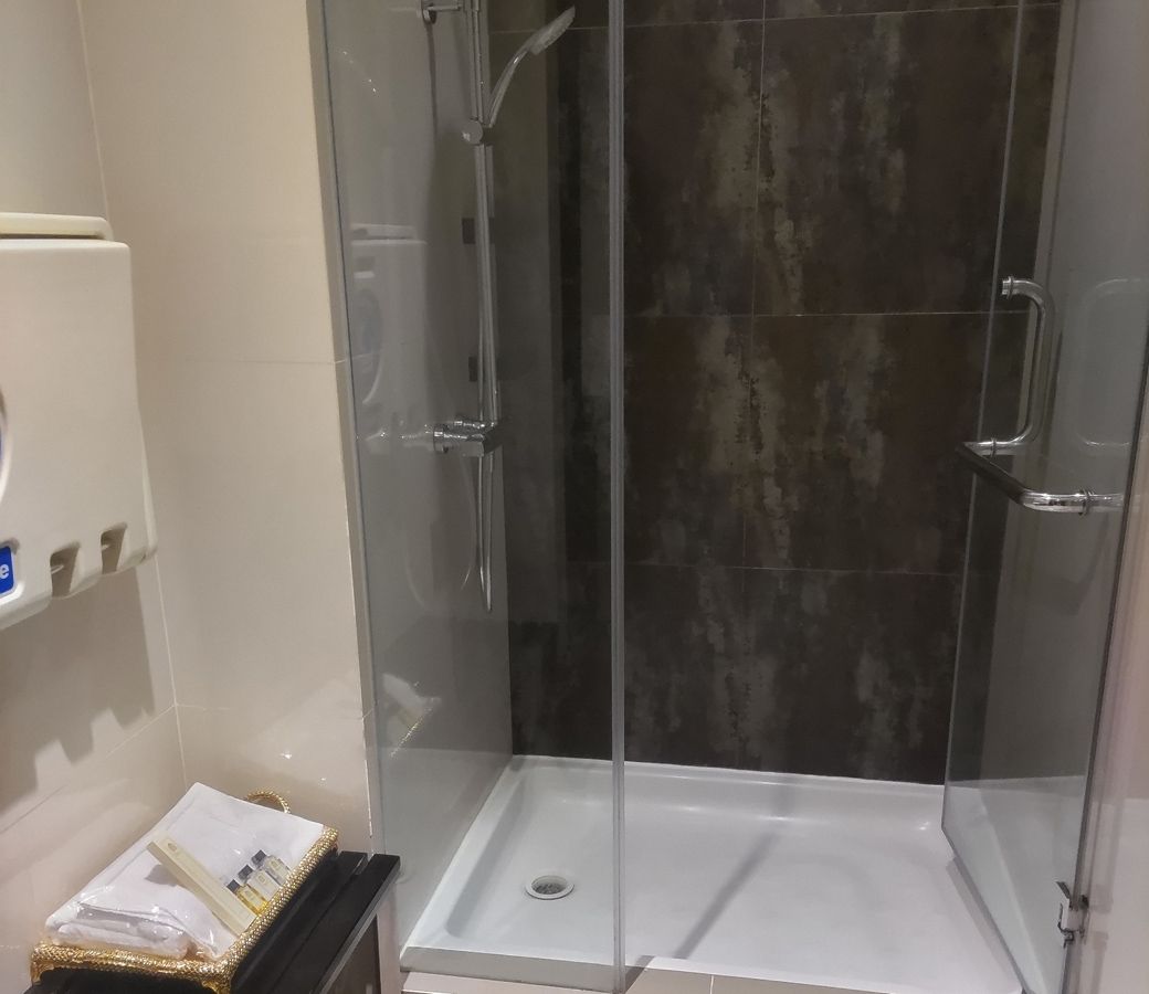 タイ・バンコクのラウンジのシャワールーム（筆者撮影）