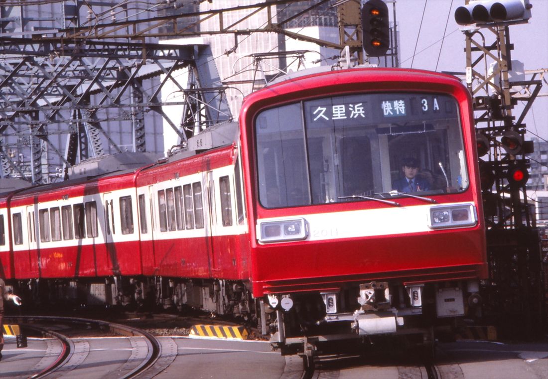 旧600形の後継として1982年にデビューした2000形（撮影：南正時）