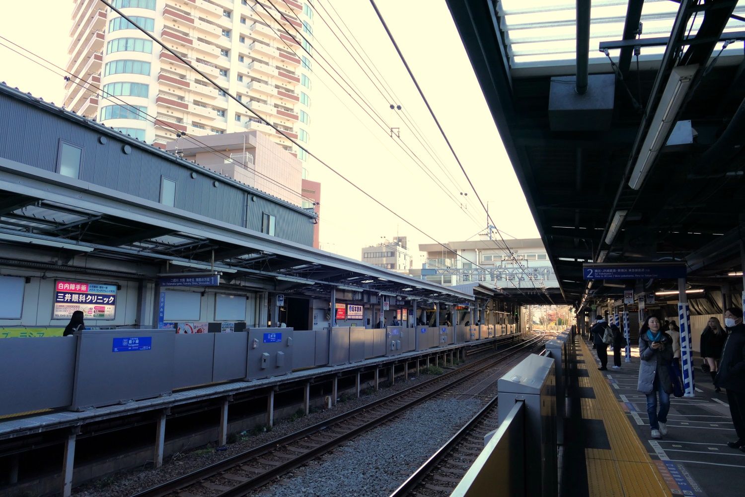 鶴ケ峰駅　上り線ホーム