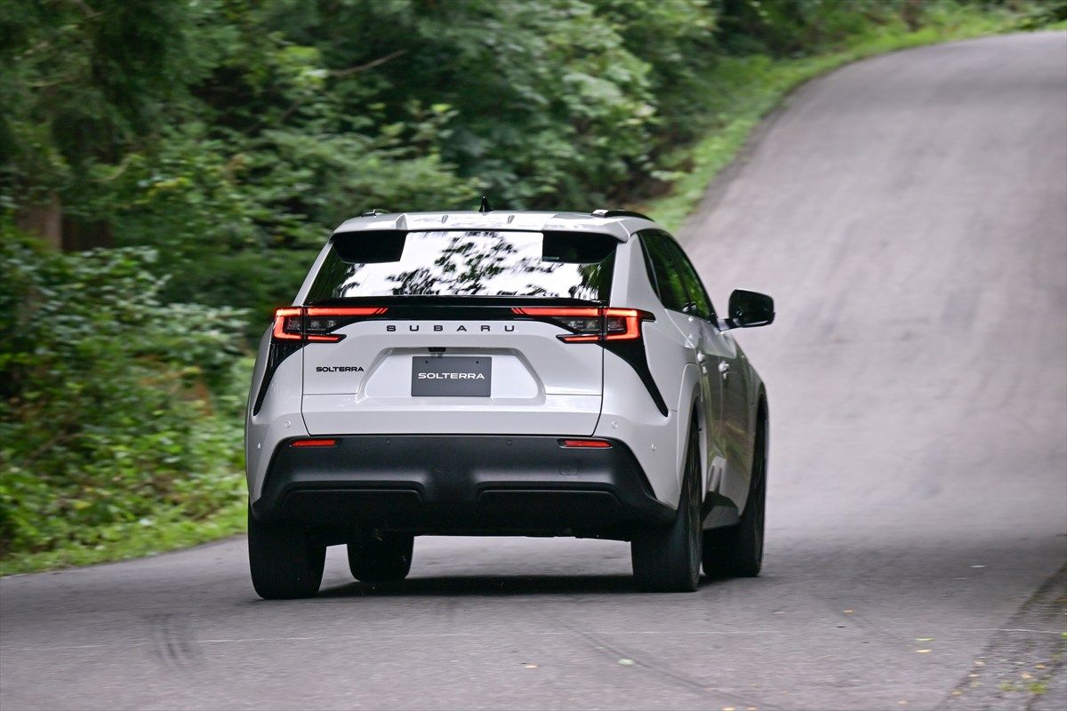 スバル ソルテラ改良型（写真：SUBARU）