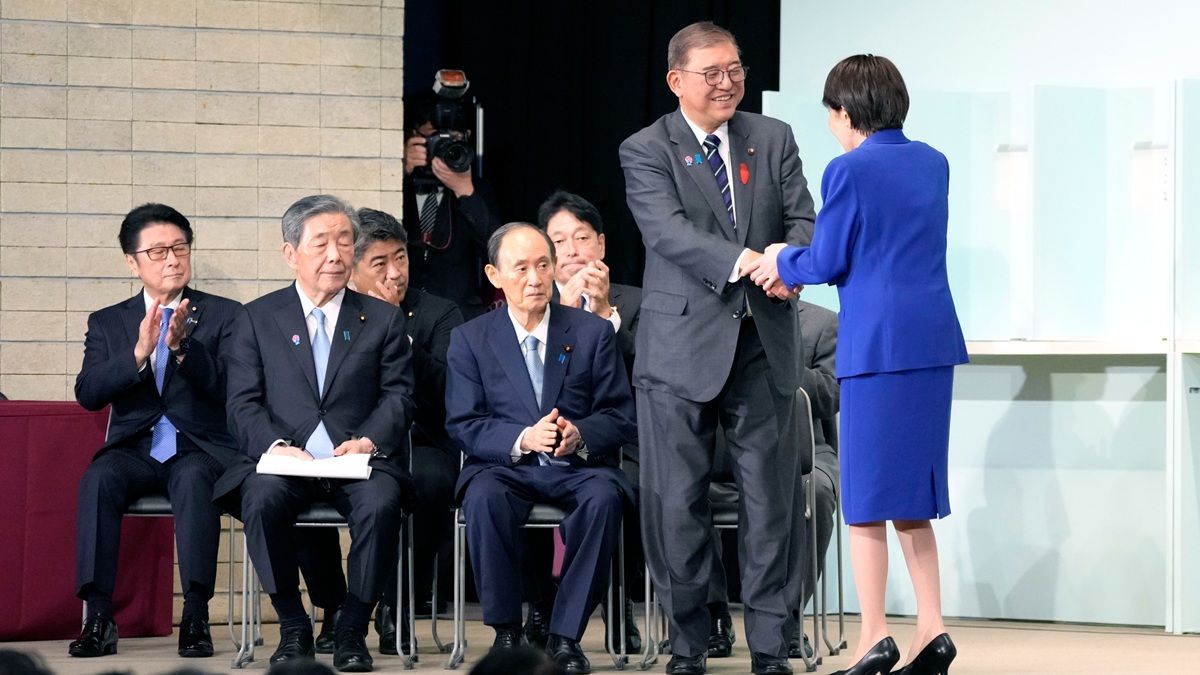 石破首相と握手