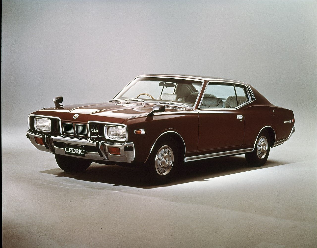 1975年発売のセドリック（写真：日産自動車）