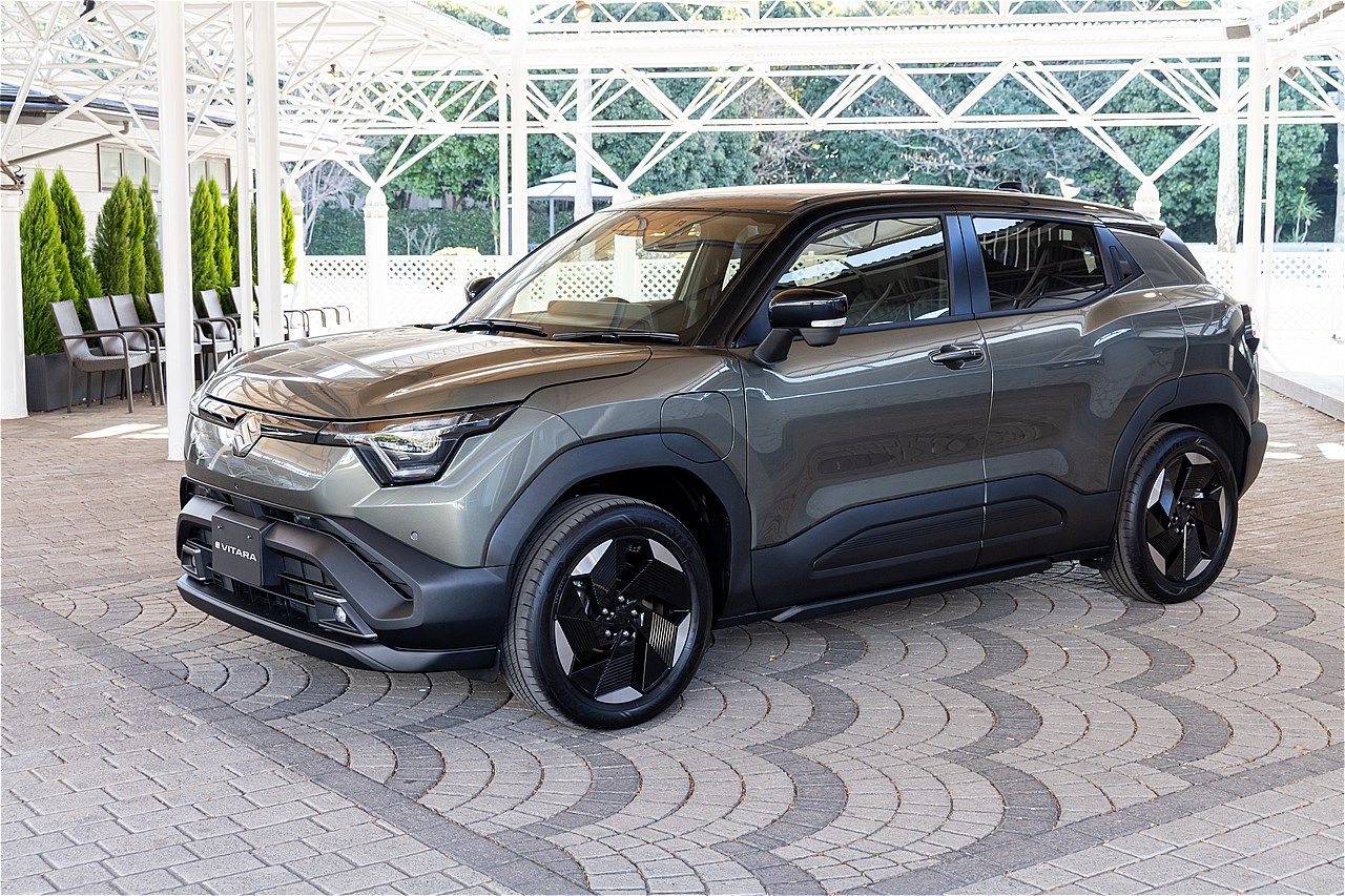 スズキの新型BEV「eビターラ」（写真：三木 宏章）