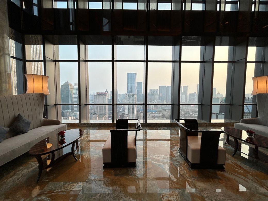 ザ・リッツ・カールトン成都のロビーフロア（筆者撮影）