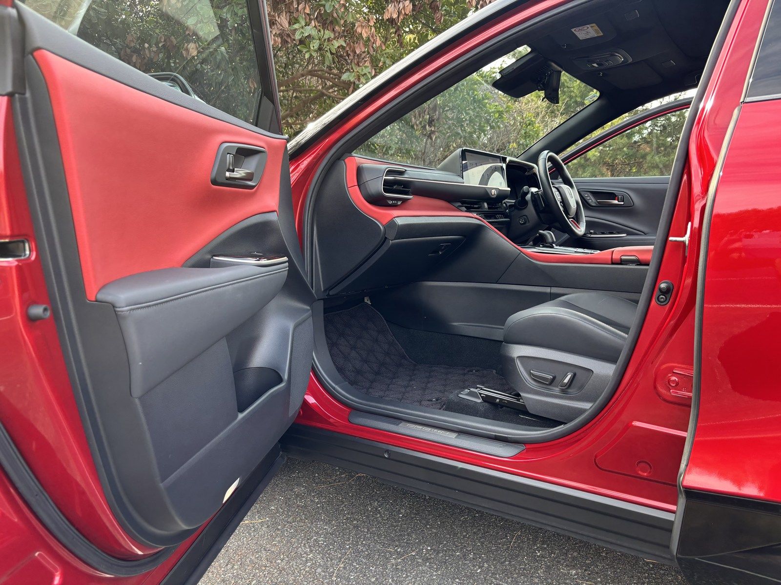 トヨタ「クラウンスポーツPHEV」（写真：桃田健史）