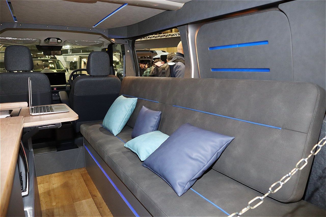 LACホールディングスのBEVキャンピングカー「LAC EVキャンパーC」（写真：筆者撮影）