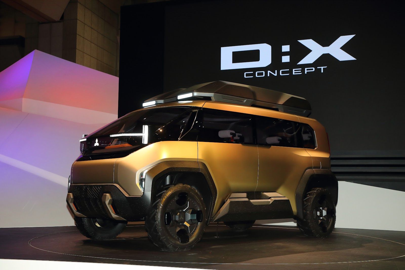 三菱自動車の次世代「デリカ」ともいえる「MITSUBISHI D:X Concept」（撮影：鈴木紳平）