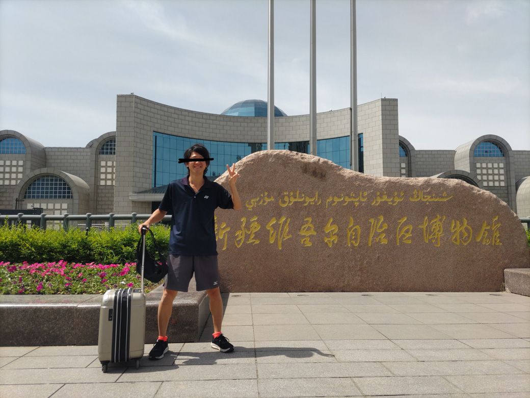 2025年5月、ウイグル自治区→ジョージア→アルメニアを1人旅したときは、珍しくスーツケースを持っていった（筆者撮影）