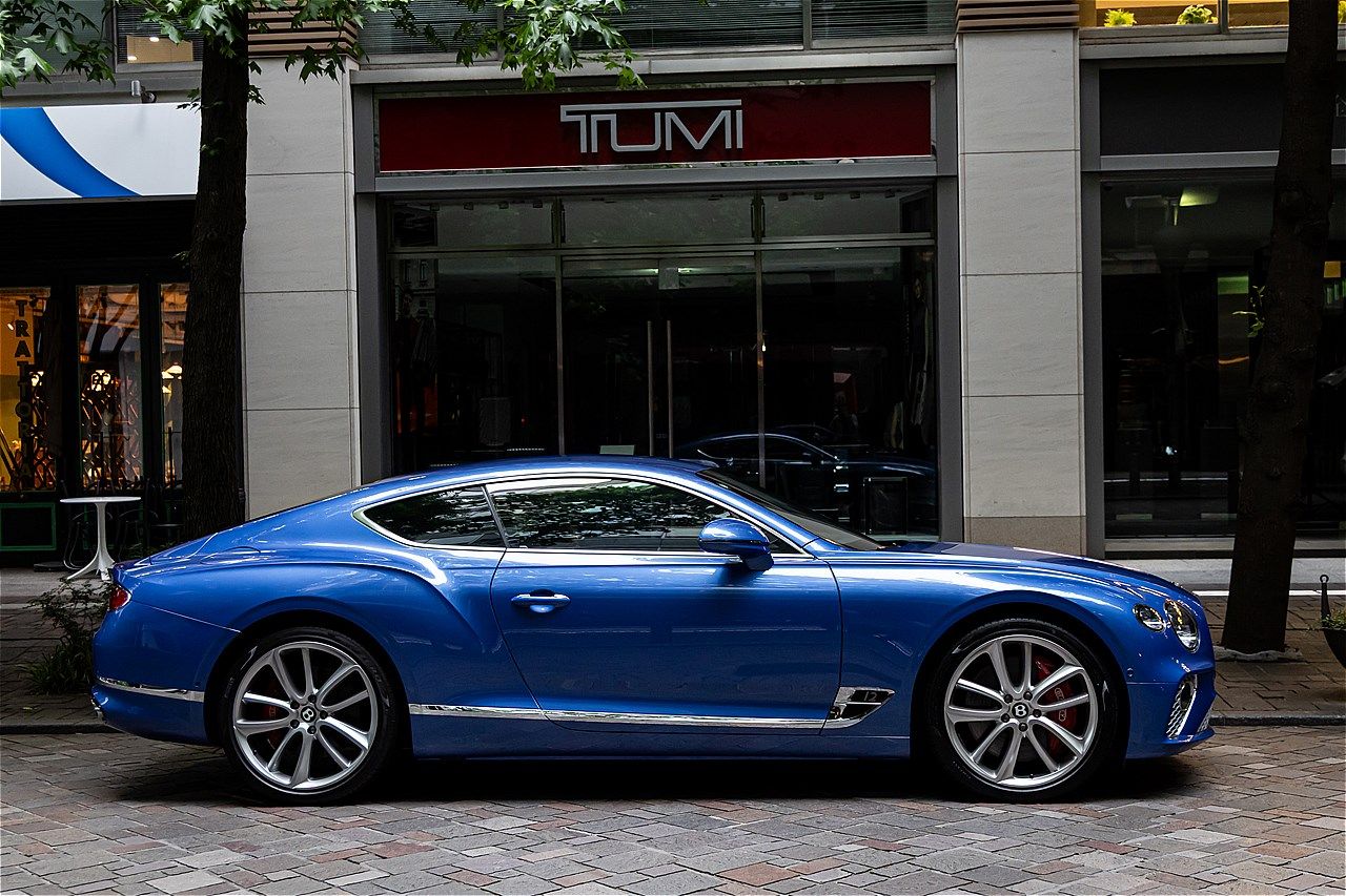 ベントレーの3代目「コンチネンタルGT」（写真：三木 宏章）