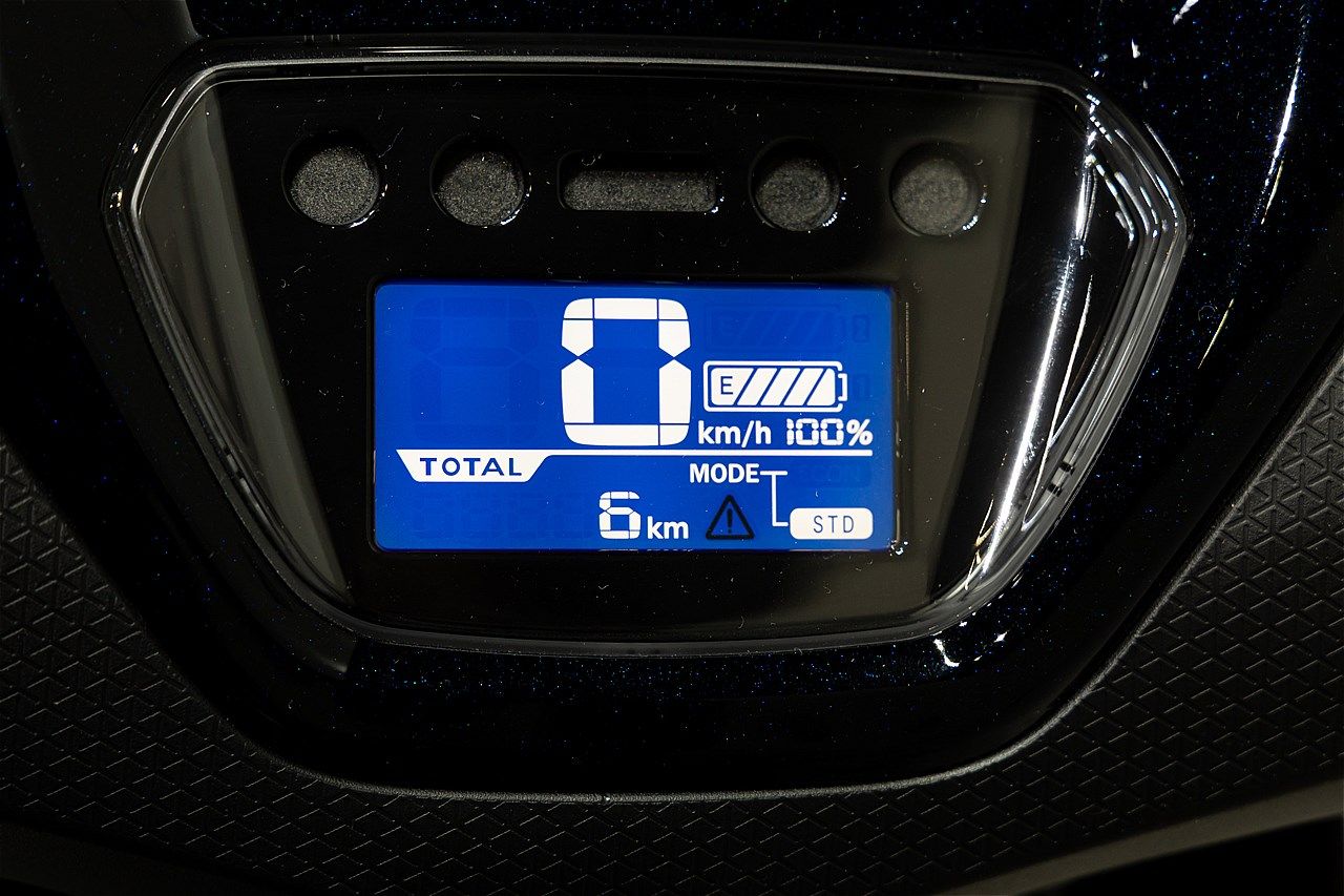 原付一種のホンダ新型電動スクーター｢アイコンe:｣（写真：三木 宏章）