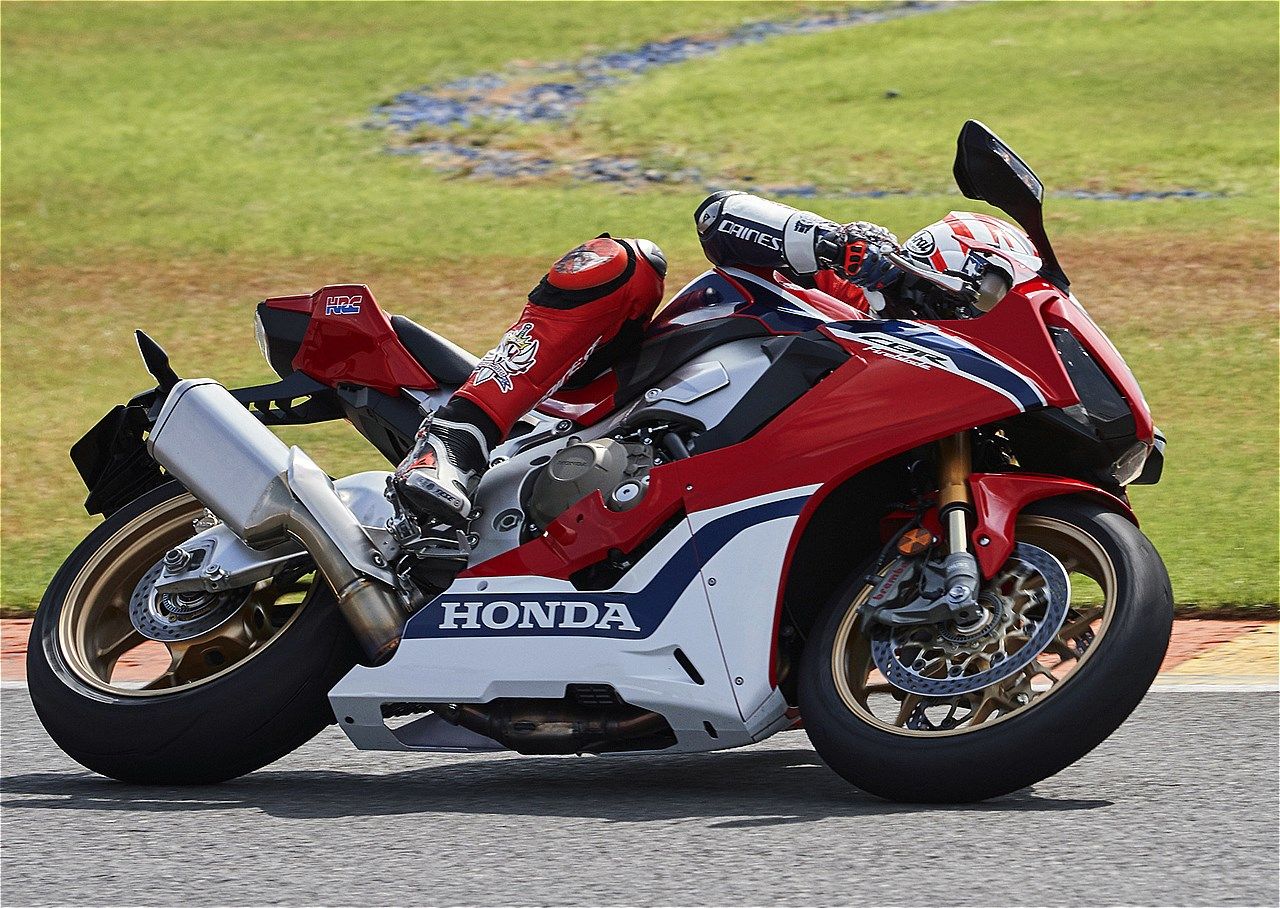 2017年型ホンダ「CBR100RR」（写真：本田技研工業）