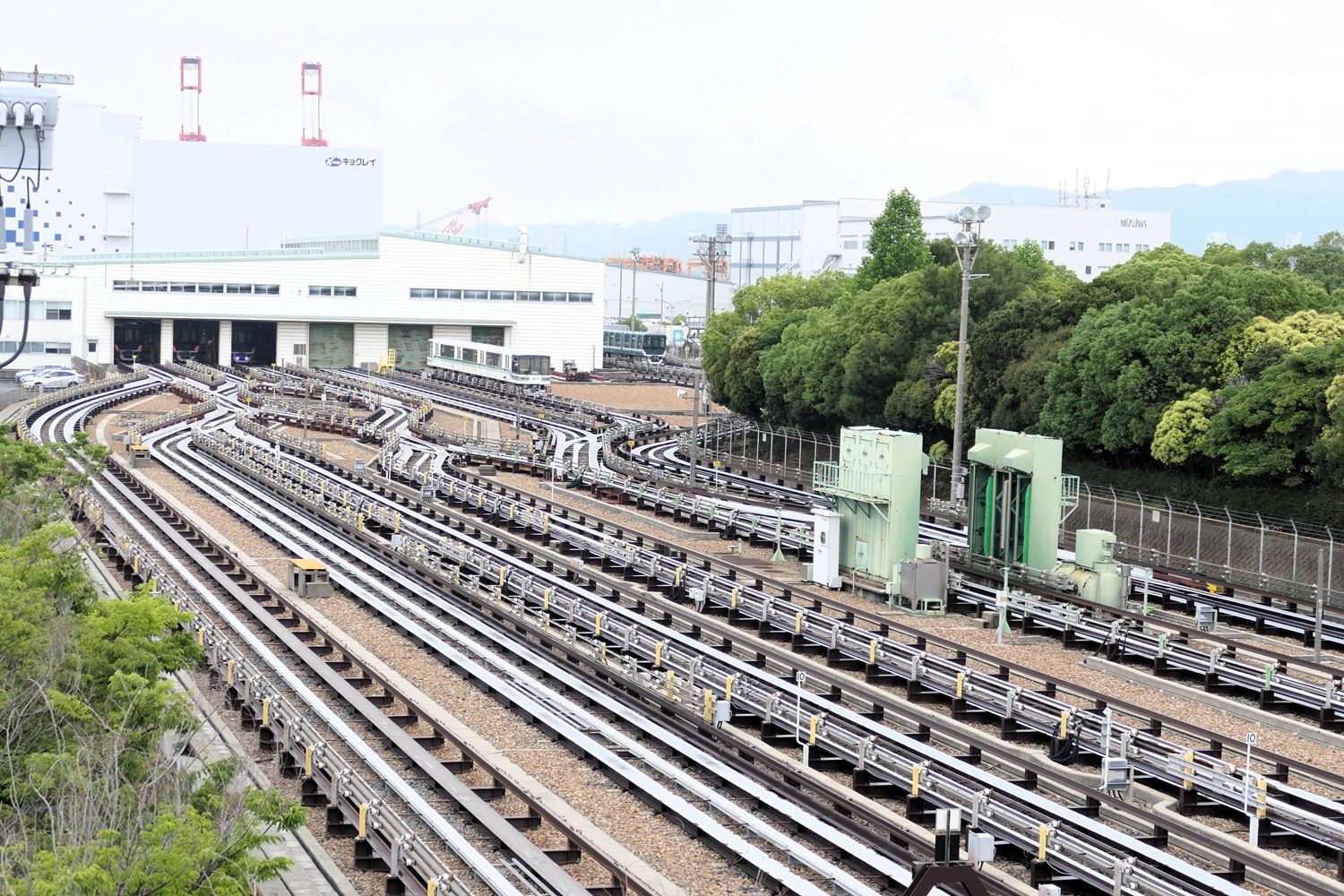 六甲ライナー　車両基地