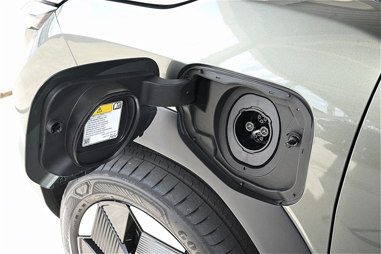 スズキの新型「eビターラ プロトタイプ」（写真：スズキ）
