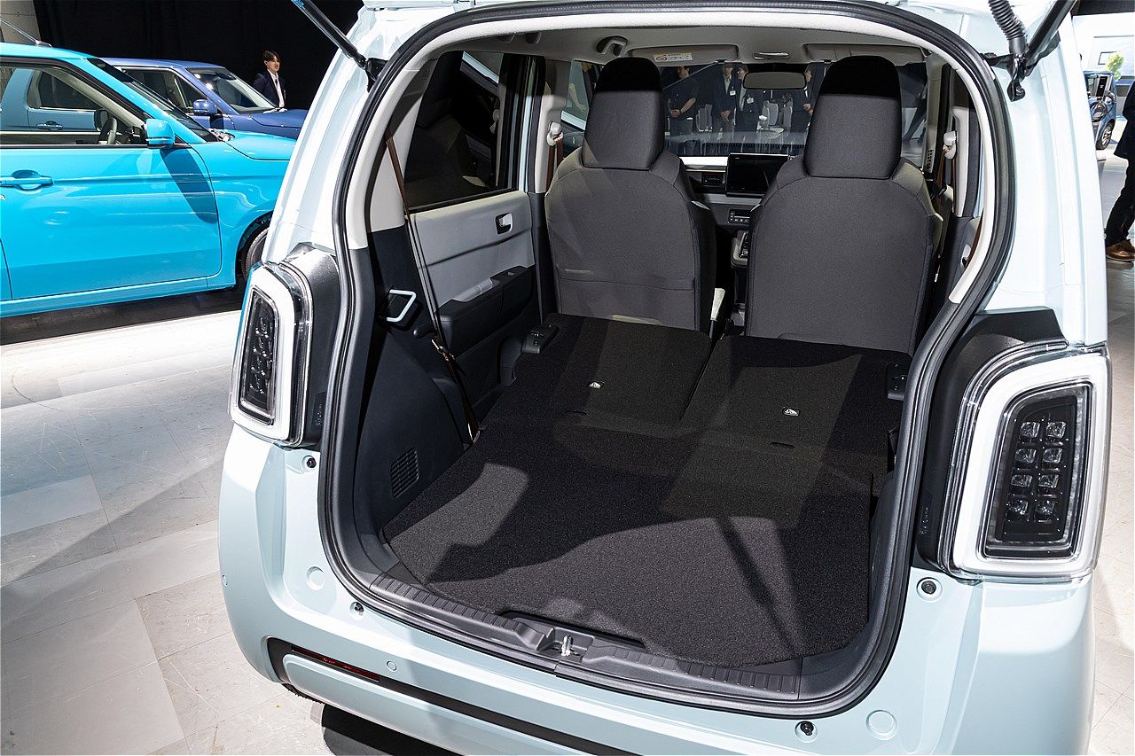 ホンダの新型軽自動車EV「N-ONE e:」（写真：三木 宏章）