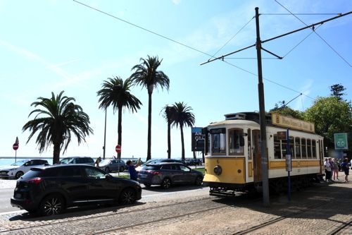 ポルトのトラムは観光用で海沿いが終点（筆者撮影）