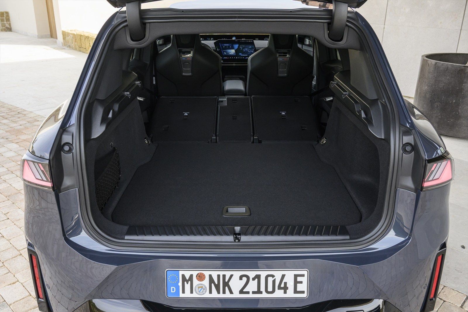 BMW iX3（写真：BMW）