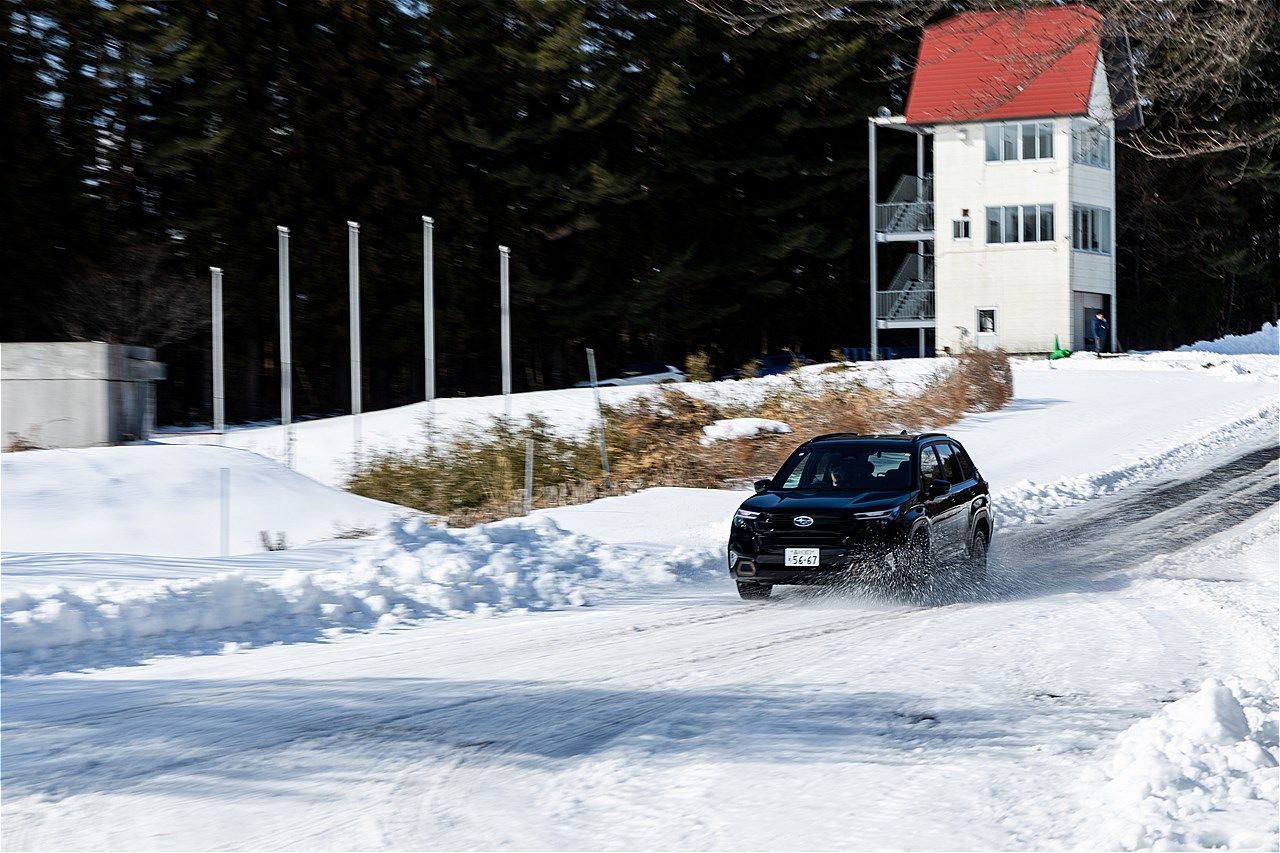 スバル「フォレスター」雪上試乗会の様子（写真：三木 宏章）