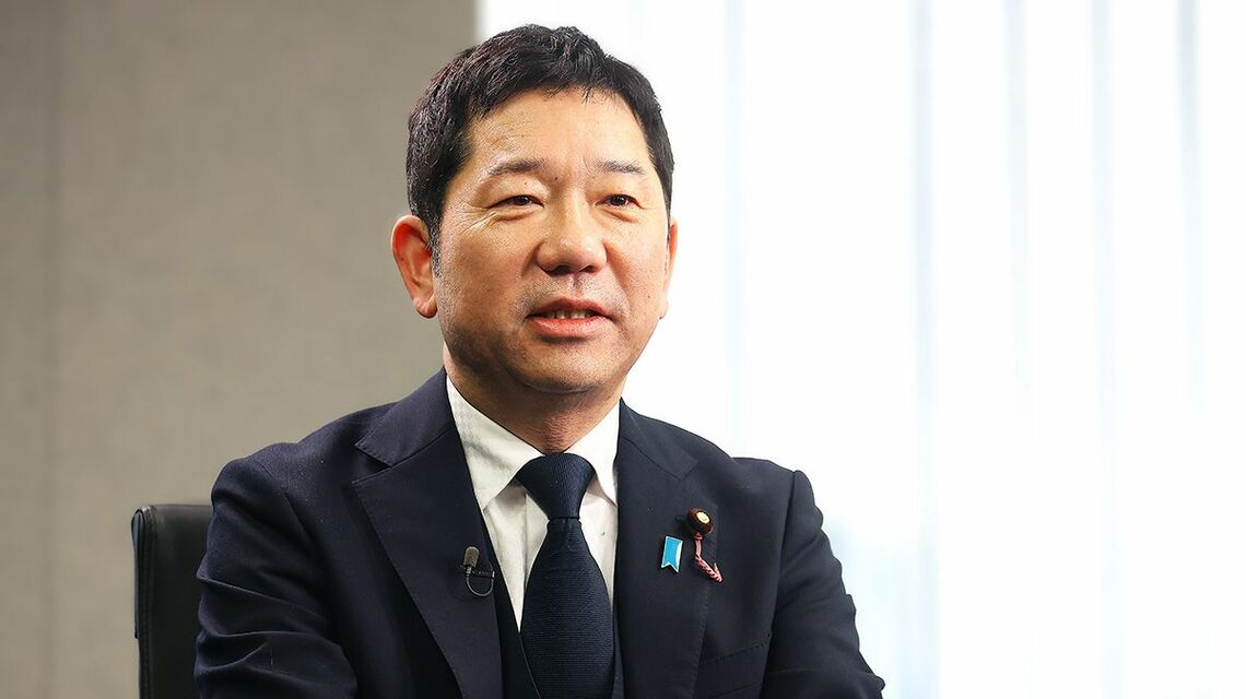 経済産業省 大臣政務官 越智 俊之氏のインタビューカット