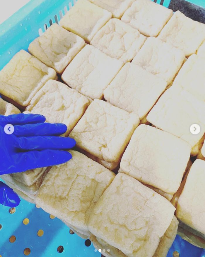 製造風景（しもだお豆腐店Instagramよりスクリーンショット）