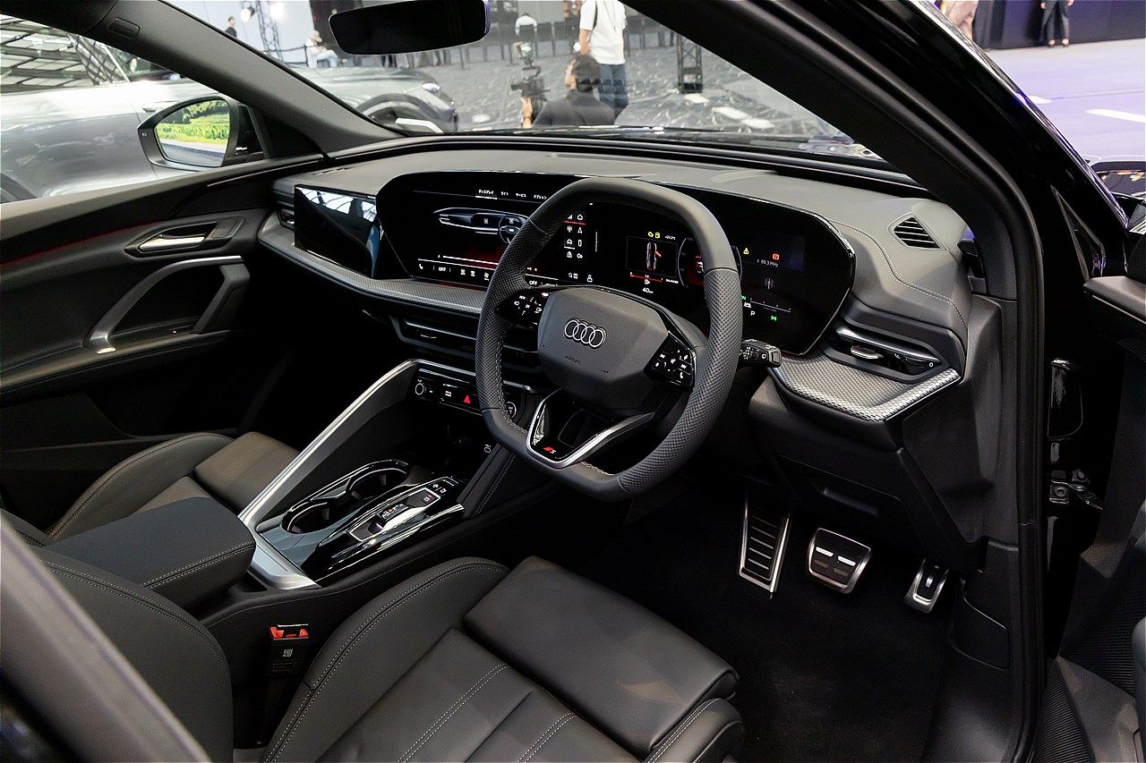 アウディの新型「Q5/Q5スポーツバック」（写真：三木 宏章）